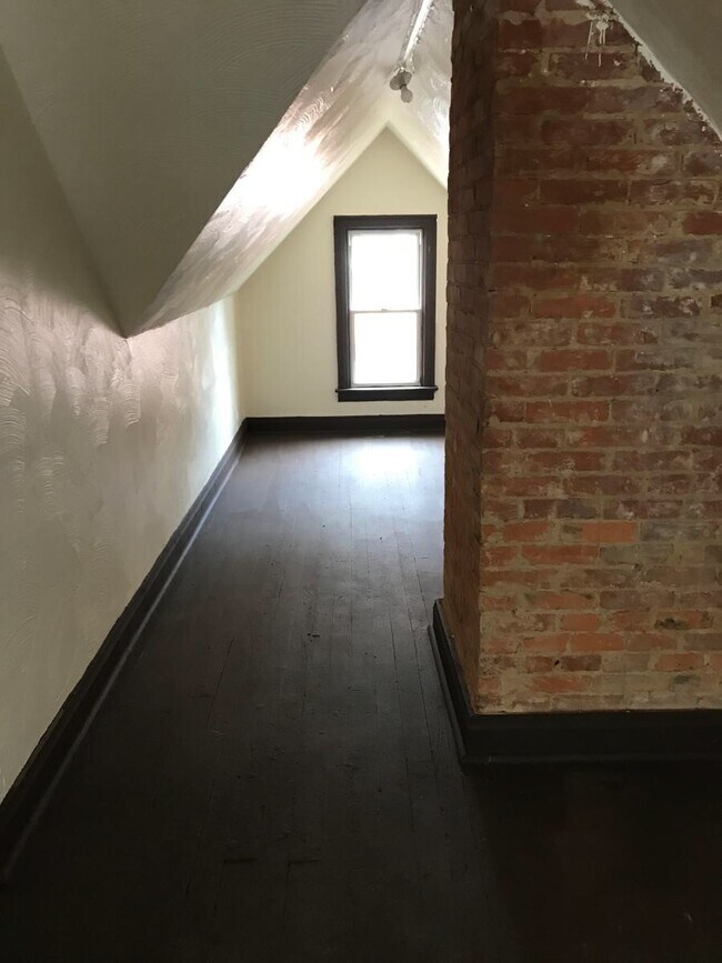 Building Photo - 508 Pitt St