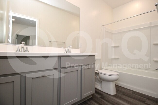 Building Photo - 9320 S 30th Ln
