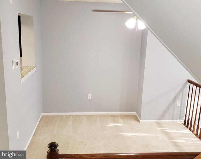 Building Photo - 6 Halstead Pl