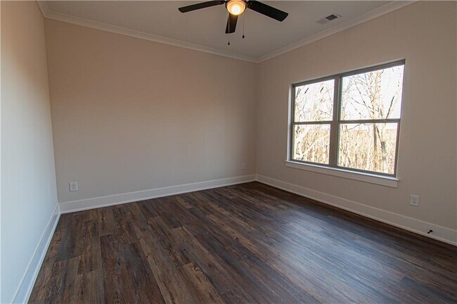Building Photo - 386 Mulberry Cir
