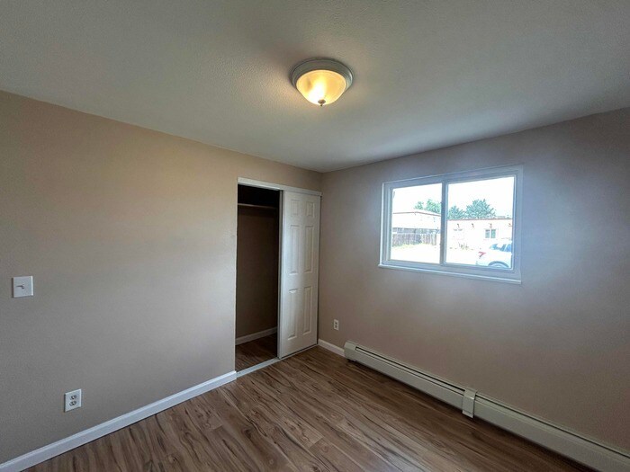 Building Photo - 1709 Hampton S