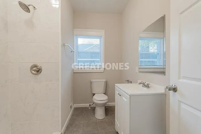 Building Photo - 1005 Pope St