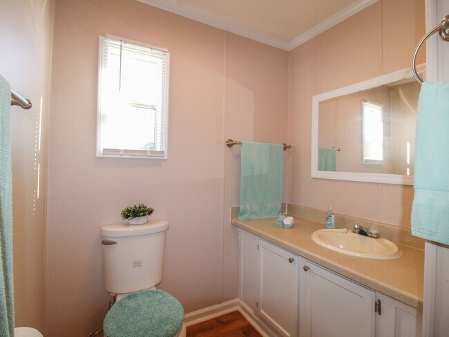 Building Photo - Recently Updated Manufactured Home!