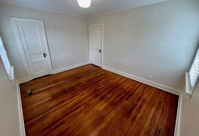 Building Photo - Pet Friendly Home with Fenced Yard in Sylvan Park, 3 Bedrooms/ 1 Bath, Minutes to the Greenway