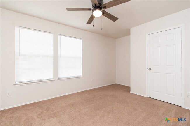 Building Photo - 303 Gemini Ln