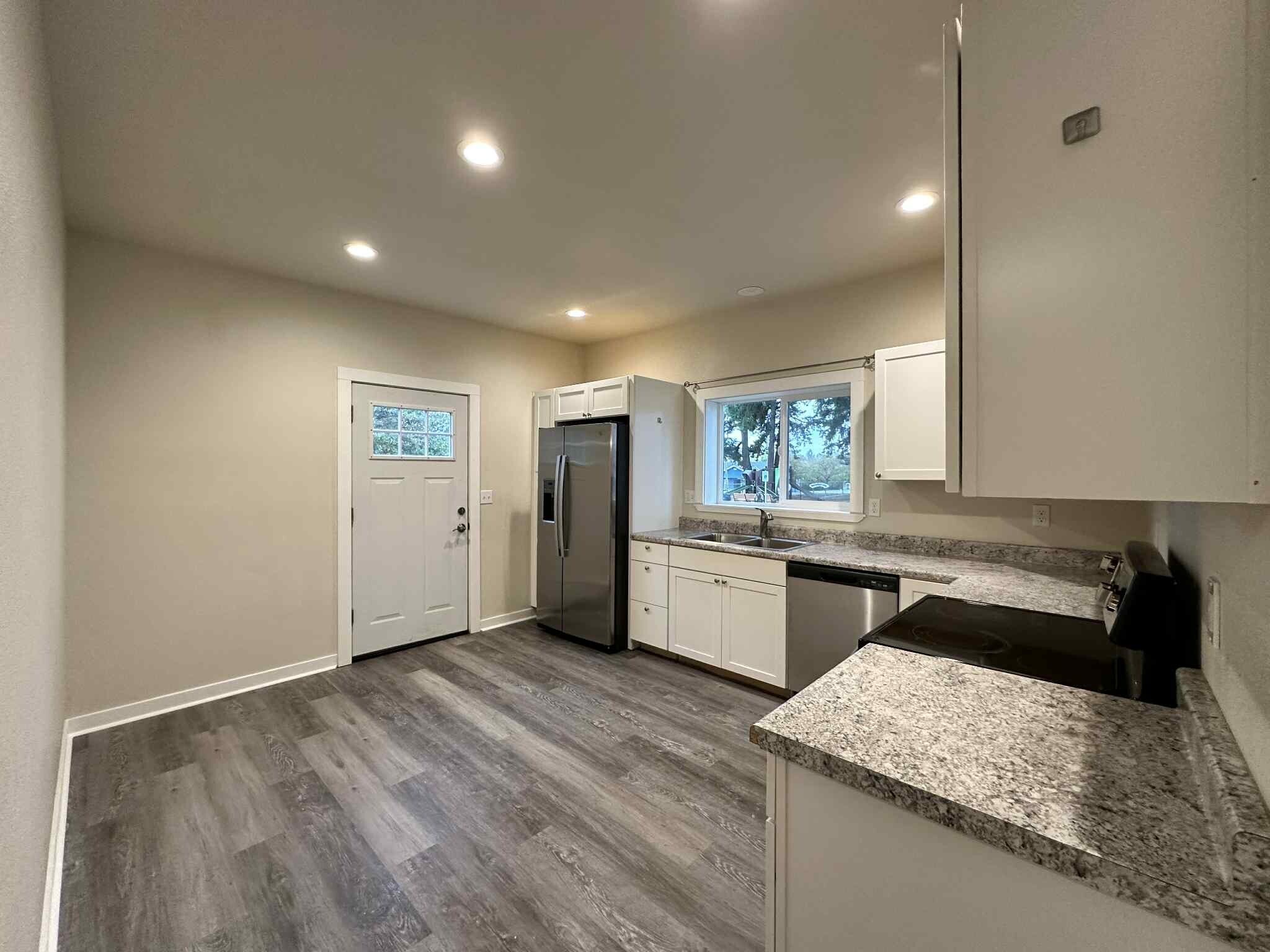 Building Photo - 785 NW West St