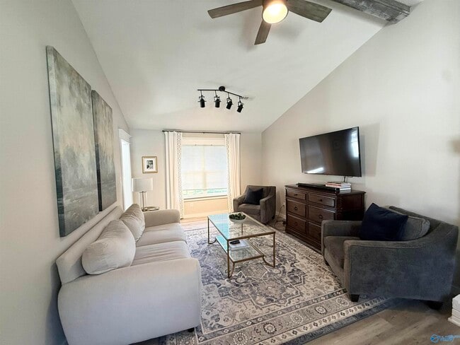 Building Photo - 9742 Wallwood Dr SE