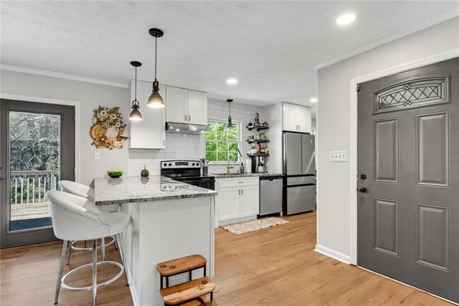 Building Photo - 3941 Forest Dr