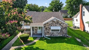 Building Photo - 737 Broadway