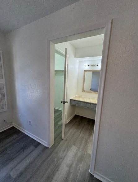 Building Photo - 7747 Dentcrest Dr