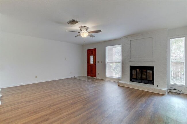 Building Photo - 3306 Foster Ln