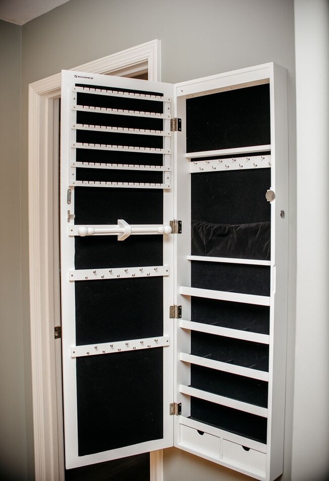 Building Photo - 1449 Jill Dr