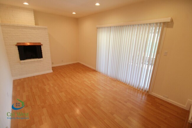 Building Photo - 126 Calado Ave
