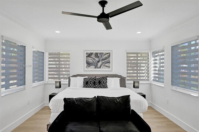 Building Photo - 725 Harrison St