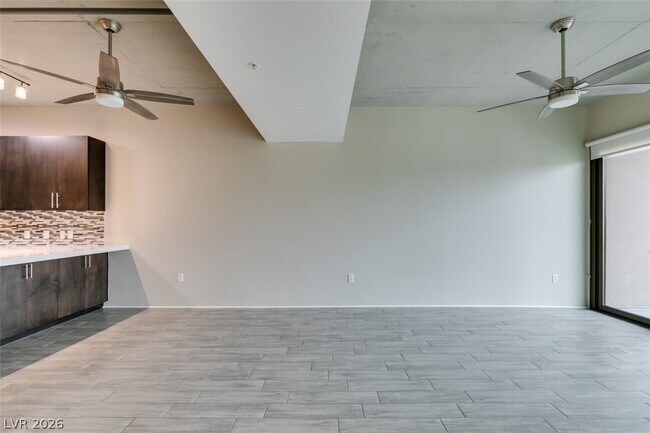 Building Photo - 353 E Bonneville Ave