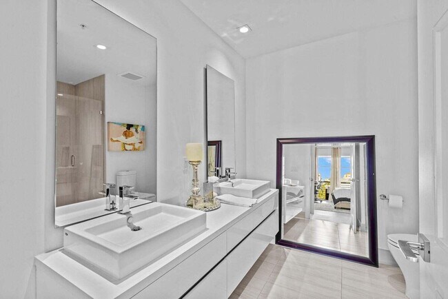 Building Photo - 155 E Boca Raton Rd