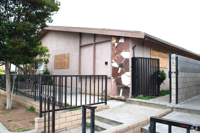 Primary Photo - Oakview III