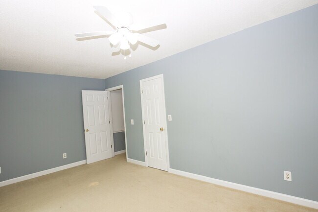Building Photo - 806 Sumac Ln