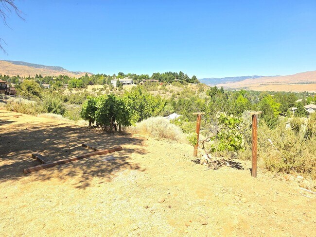 Building Photo - Spacious 5 Bedroom Home With Valley Views In SW Reno!