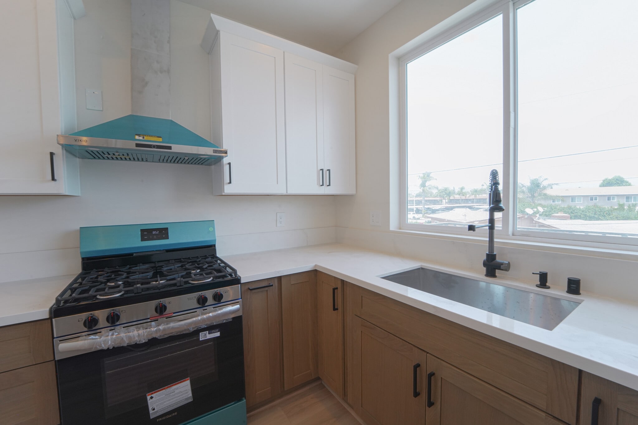 Building Photo - 630 N Juniper St