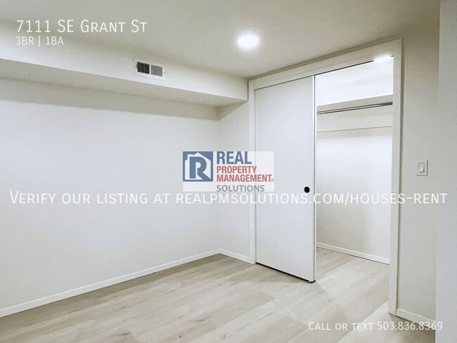 Building Photo - 7111 SE Grant St