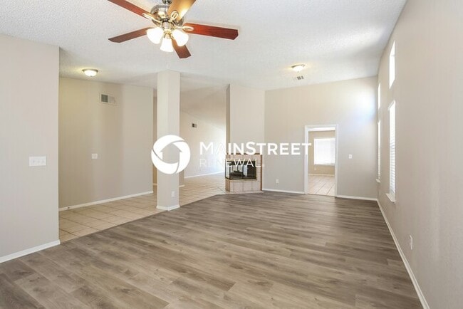 Building Photo - 4 Bedroom Pet-Friendly Home in LAS VEGAS, ...