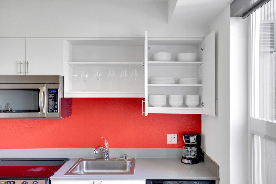 Building Photo - 330 3rd Ave W