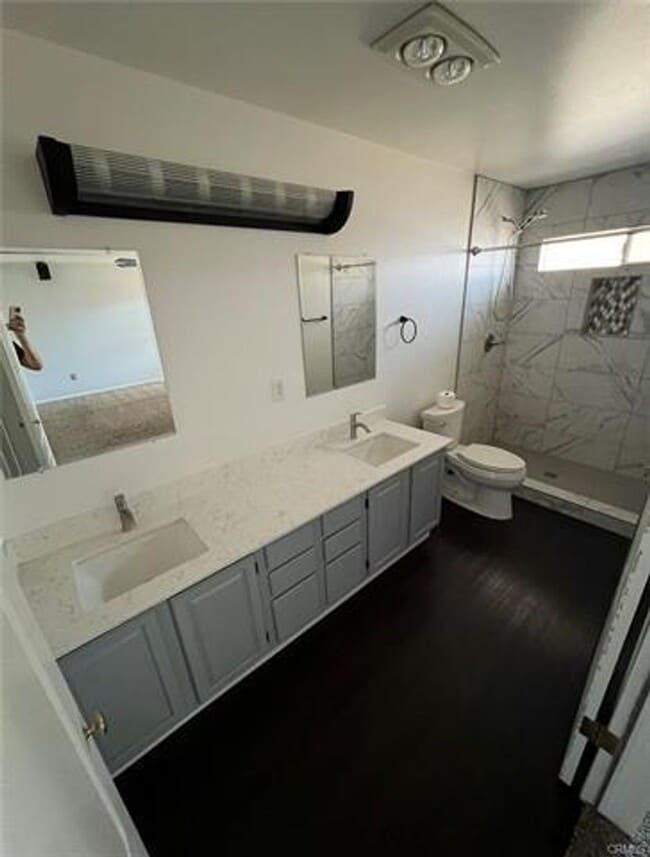 Building Photo - Beautiful single story Canyon Lake Home