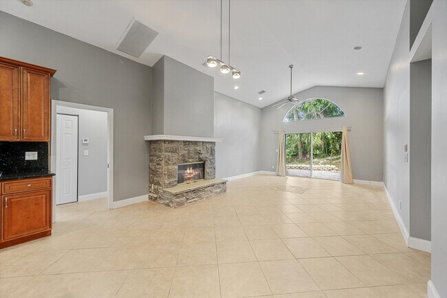 Building Photo - 1851 Oak Berry Cir