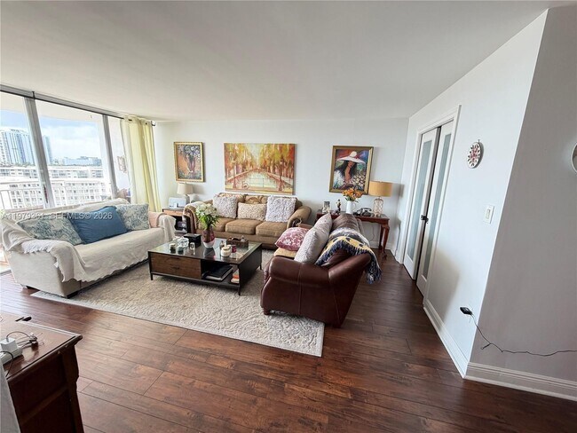 Building Photo - 18031 Biscayne Blvd