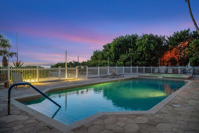 Building Photo - 6426 Gulf Dr