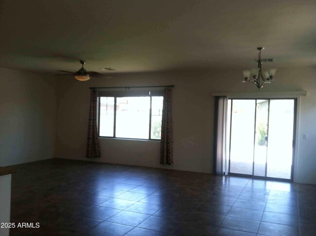 Building Photo - 3434 E Grand Canyon Dr