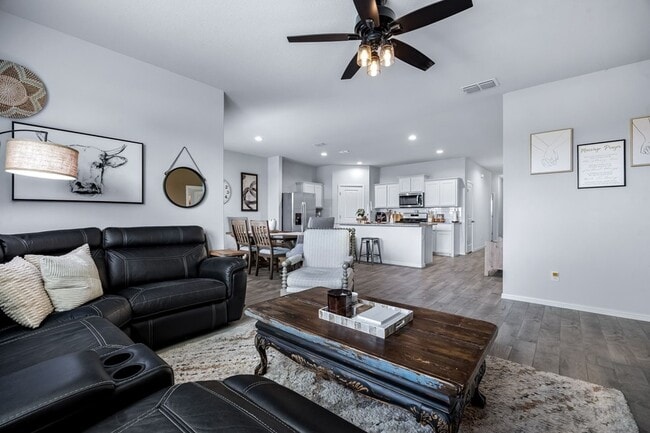 Building Photo - 5208 Petal Mdws Dr