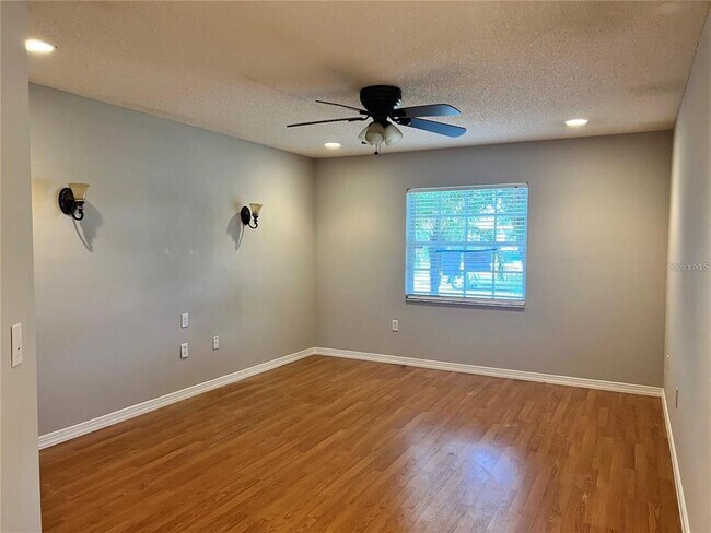 Building Photo - 3336 Bahia Ave