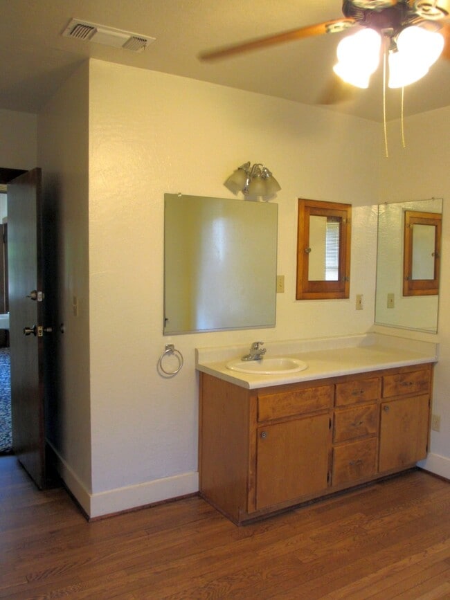 Building Photo - ROOMMATE NEEDED!!!  Beautiful  5+ Bedrooms steps to campus and downtown