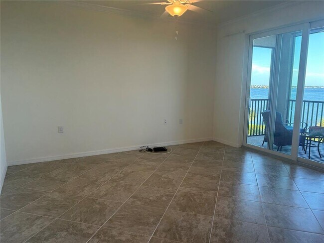 Building Photo - 910 Tidewater Shores Loop