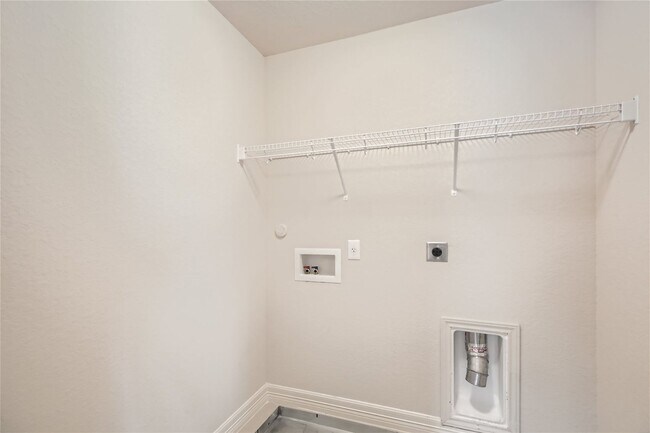 Building Photo - Home in Weston Oaks!