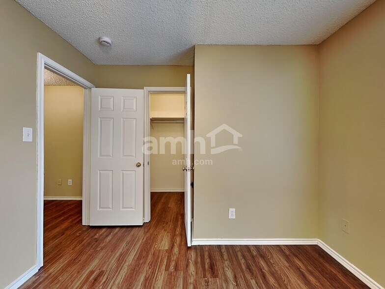 Building Photo - 12206 Rosedown Ln