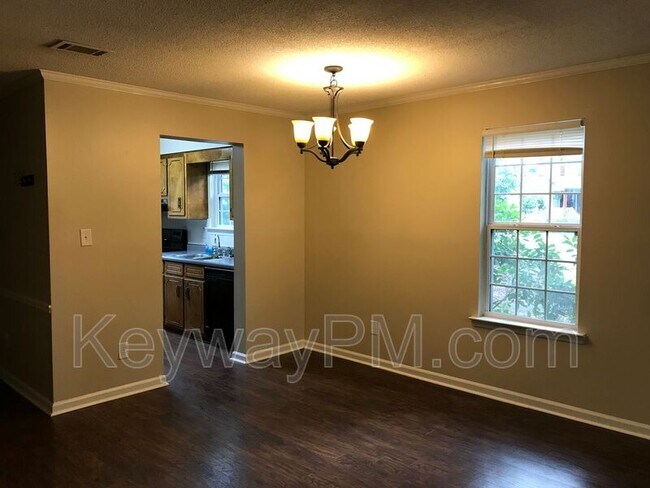 Building Photo - 2412 Deodara Dr