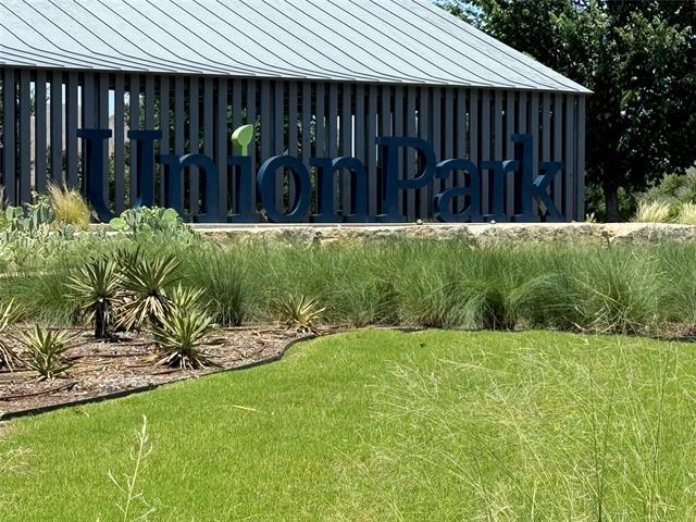 Building Photo - 1601 Blakely Pl