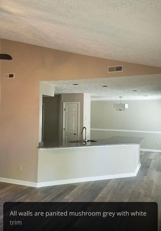 Building Photo - Knoxville 37922 - Available June 1st! 3 bedroom, 2 bath home - Contact Susan Niedergeses 865-300-...