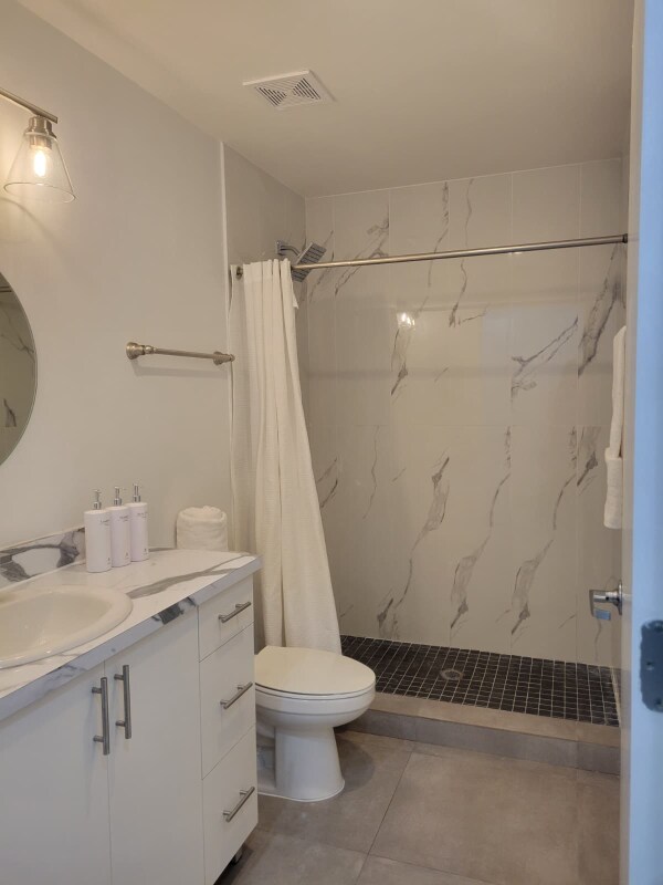 Building Photo - 645 Palmetto Dr