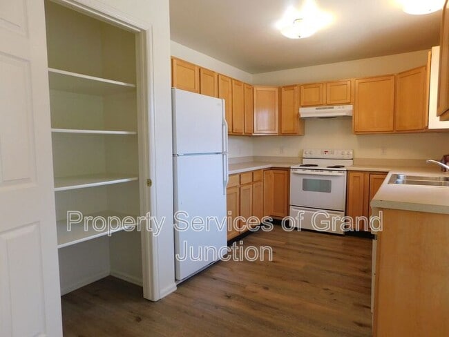 Building Photo - 426 Pendleton St