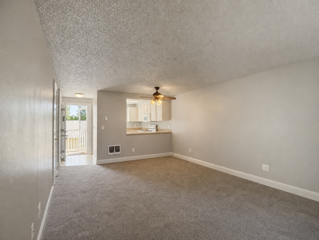 Building Photo - 13216 NE Salmon Creek Ave