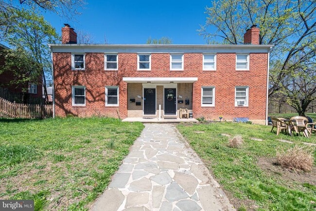 Building Photo - 620 Harwood Ave