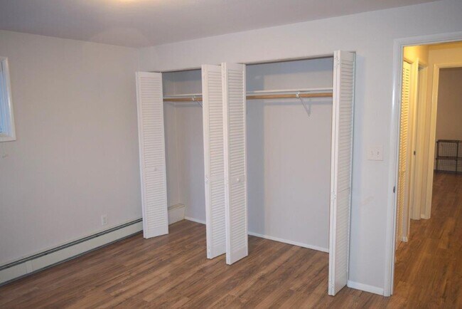 master closet - 720 Dogwood St