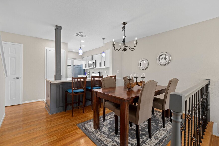 Building Photo - 5094 Glenmont Dr