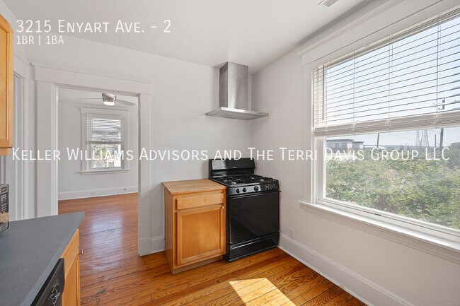 Building Photo - 3215 Enyart Ave
