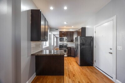 Primary Photo - 4443 N Sheridan Rd