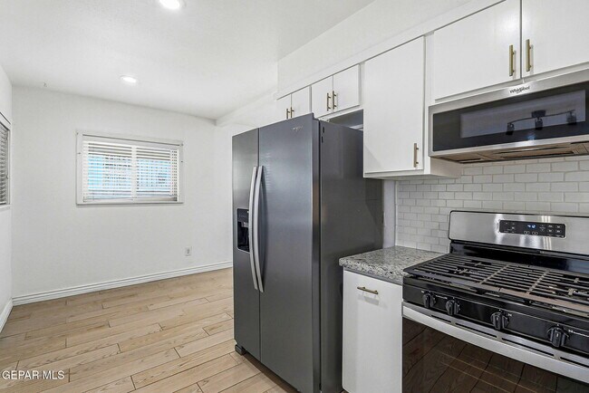 Building Photo - 513 Cardon St